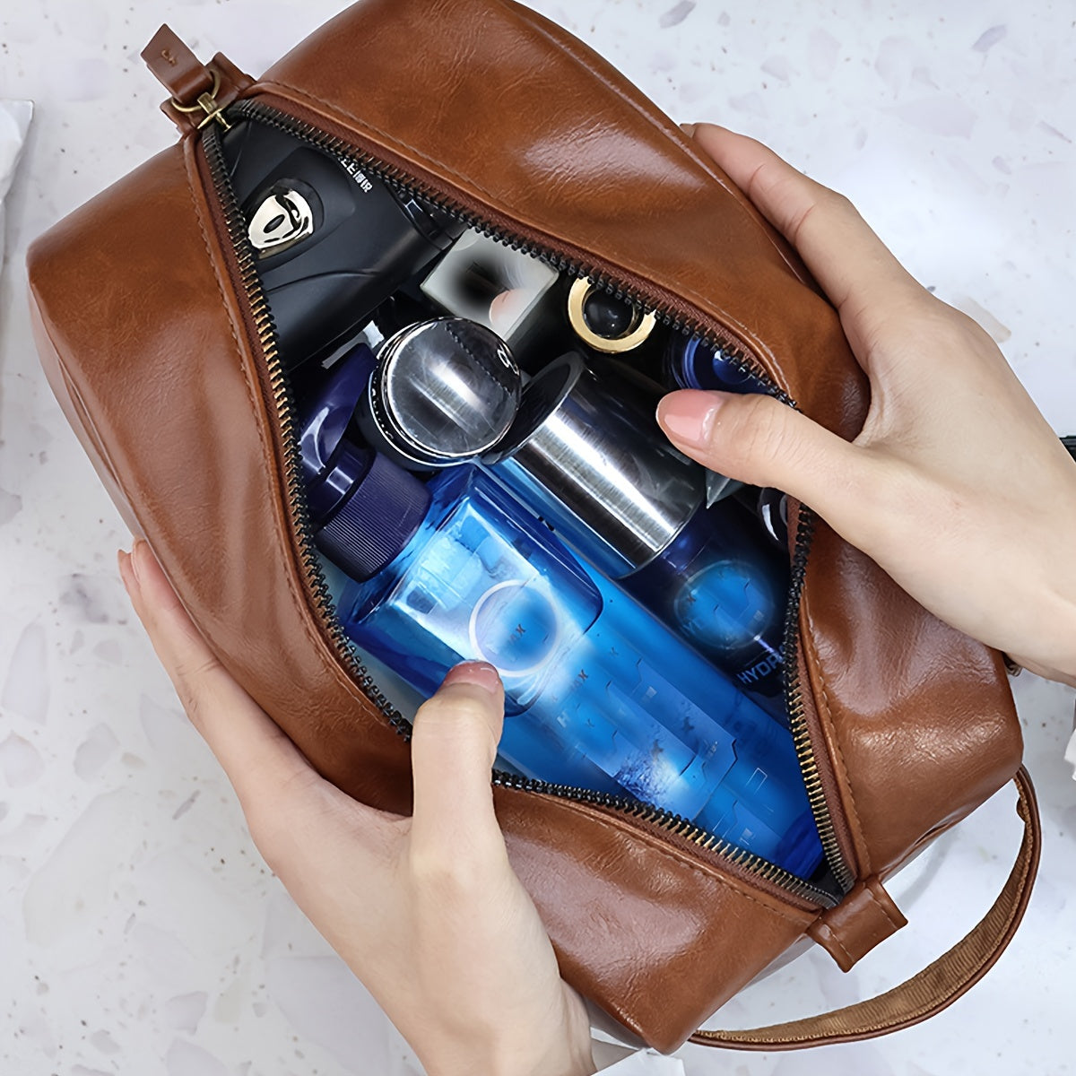 1pc British Style Men's Cosmetic Bag, Men's Travel Toiletry Bag, PU Leather Toiletry Bag, Travel Bathroom Bag, Travel Kit Men's Small Bag, Travel Accessories Shaving Bag For Business Trip, Portable Storage Large Capacity Toiletry Bag Pouch