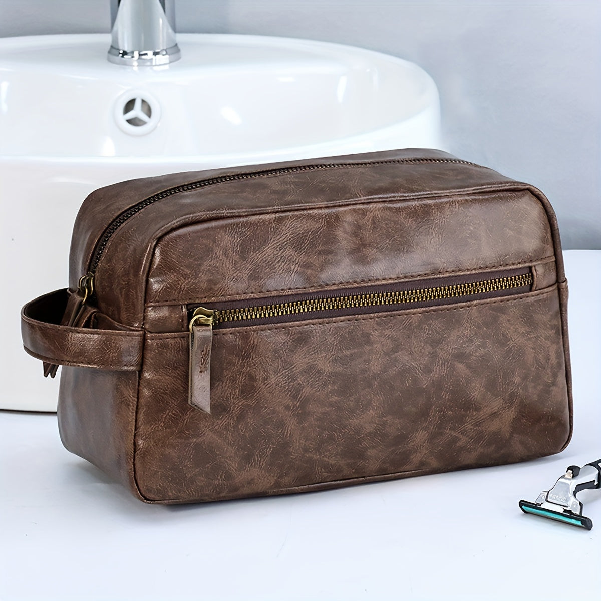 1pc British Style Men's Cosmetic Bag, Men's Travel Toiletry Bag, PU Leather Toiletry Bag, Travel Bathroom Bag, Travel Kit Men's Small Bag, Travel Accessories Shaving Bag For Business Trip, Portable Storage Large Capacity Toiletry Bag Pouch