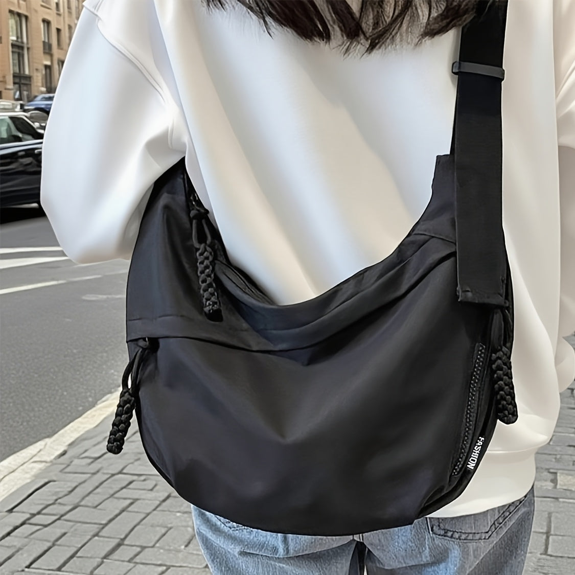 2025 Popular Oxford Cloth Messenger Bag for Women, new casual style with adjustable shoulder straps, large-capacity dumpling bag suitable for students' class and commuting, which can hold books, mobile phones and tablets simultaneously.