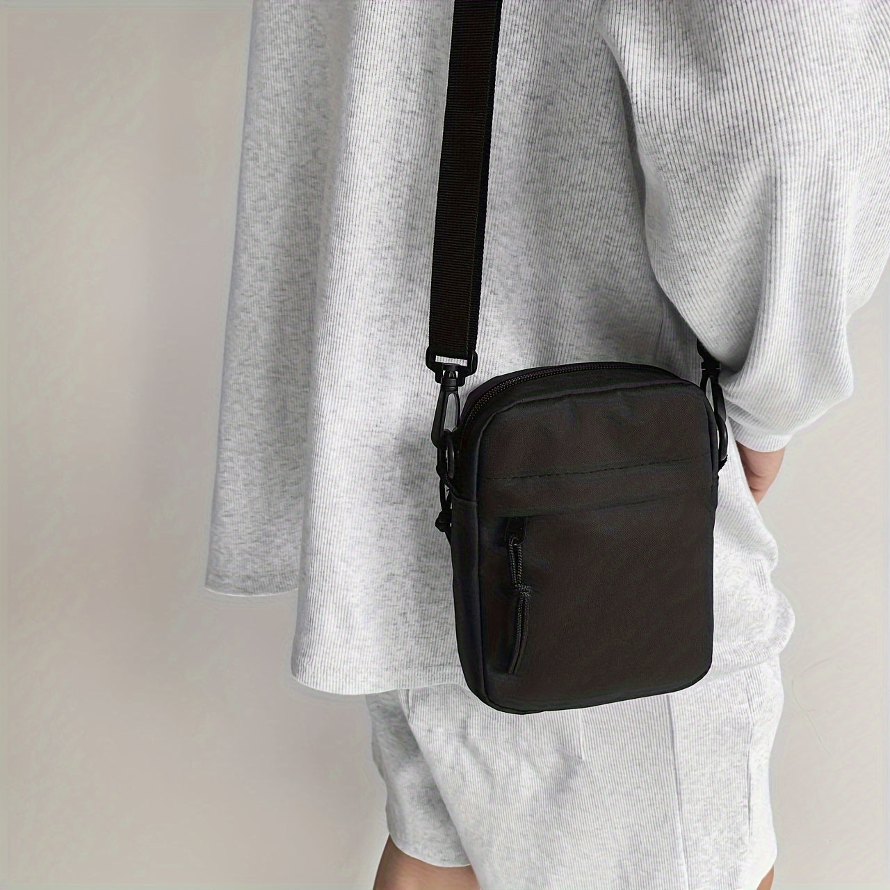 2024 Fashionable Nylon Men's Messenger Bag - with Adjustable Strap and Multiple Compartments for Work, School, Travel