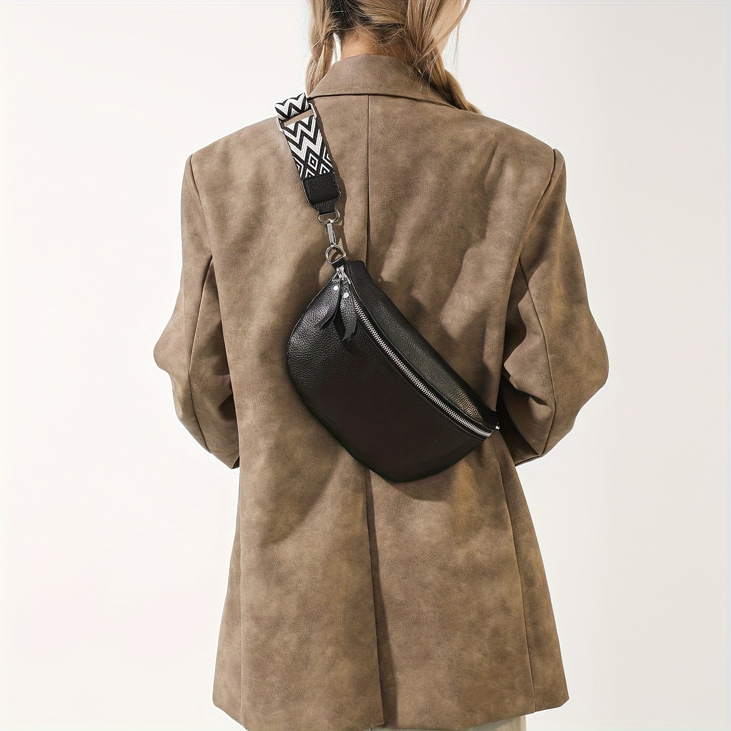 1pc Black Chest Bag with Detachable Wide Geometric Strap, Casual Style Solid Color Crossbody Fanny Pack with Zipper Closure and Polyester Lining for Versatile Use, Casual Crossbody Bag | Minimalist Design | Detachable Strap