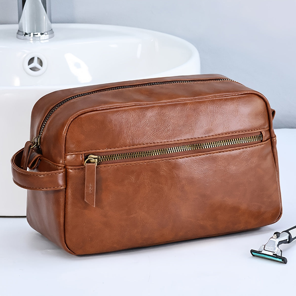 1pc British Style Men's Cosmetic Bag, Men's Travel Toiletry Bag, PU Leather Toiletry Bag, Travel Bathroom Bag, Travel Kit Men's Small Bag, Travel Accessories Shaving Bag For Business Trip, Portable Storage Large Capacity Toiletry Bag Pouch